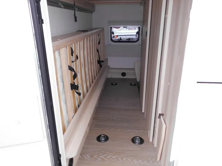 Fahrzeugbild Hobby De Luxe 540 KMFe 2026 GARAGE AUTARK 1800kg. #5