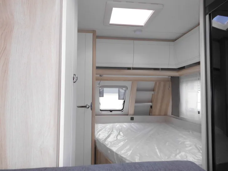 Fahrzeugbild Hobby De Luxe 540 KMFe 2026 GARAGE AUTARK 1800kg. #11