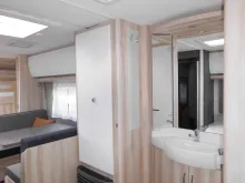 Fahrzeugbild Hobby De Luxe 540 KMFe 2026 GARAGE AUTARK 1800kg. #18