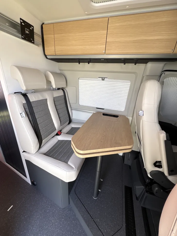Sitzgruppe Adria Twin 640 SGX 60 Years mit Aufstelldach und Automatik