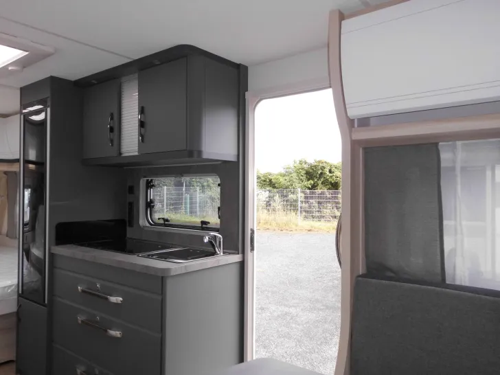 Fahrzeugbild Hobby De Luxe 495 UL 2026 AUTARK 1800kg. Ambiente++ #10