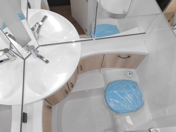 Fahrzeugbild Hobby De Luxe 495 UL 2026 AUTARK 1800kg. Ambiente++ #16