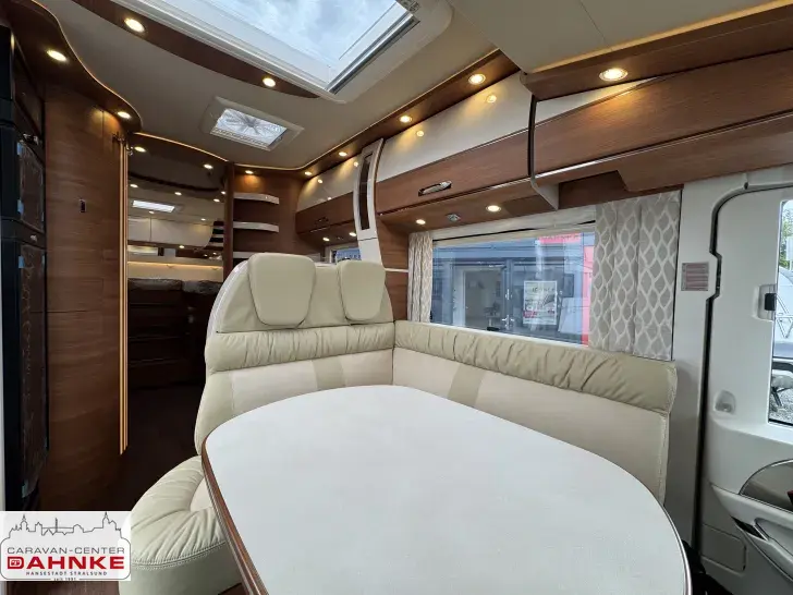 Fahrzeugbild Carthago chic c-line I 4.9 LE L Backofen*Hubbett*Außendusche #7
