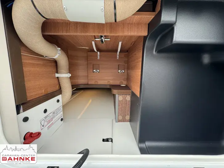 Fahrzeugbild Carthago chic c-line I 4.9 LE L Backofen*Hubbett*Außendusche #14