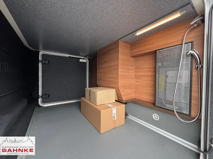 Fahrzeugbild Carthago chic c-line I 4.9 LE L Backofen*Hubbett*Außendusche #15