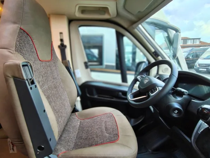 Fahrzeugbild Malibu diversity 640 LE K GT  MULTIMEDIA+MARKISE #8