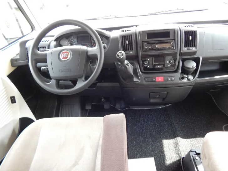 Fahrzeugbild Dethleffs Globebus I 4 EINZELBETTEN+HUBBETT+1.HAND #9