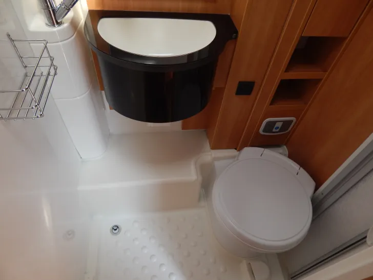 Fahrzeugbild Dethleffs Globebus I 4 EINZELBETTEN+HUBBETT+1.HAND #15