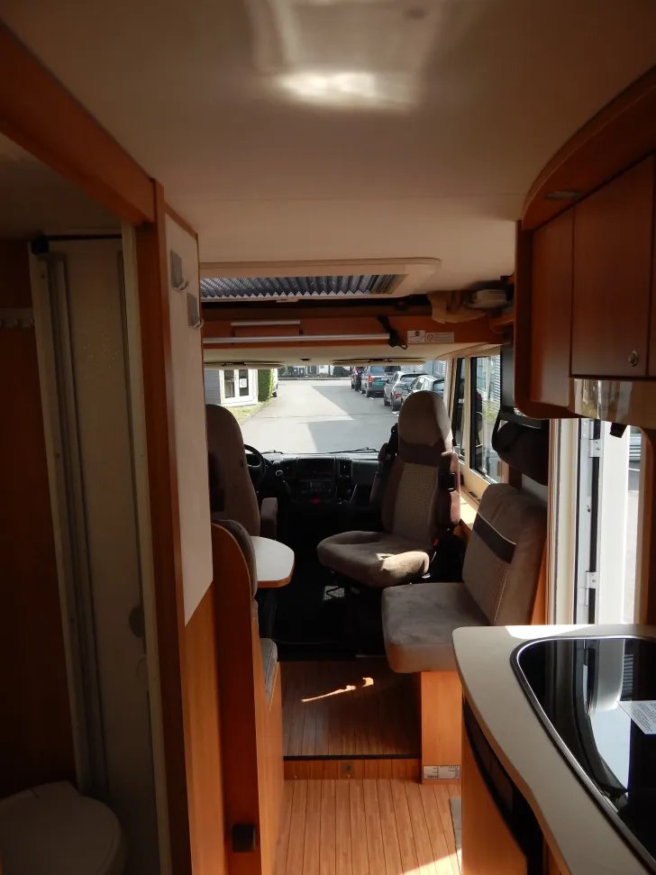 Fahrzeugbild Dethleffs Globebus I 4 EINZELBETTEN+HUBBETT+1.HAND #20
