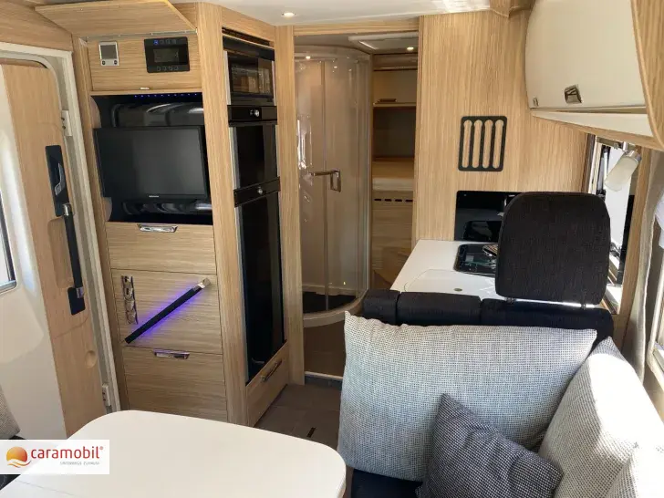 Fahrzeugbild Niesmann + Bischoff Arto 76 L (Solar Navi Markise) #8