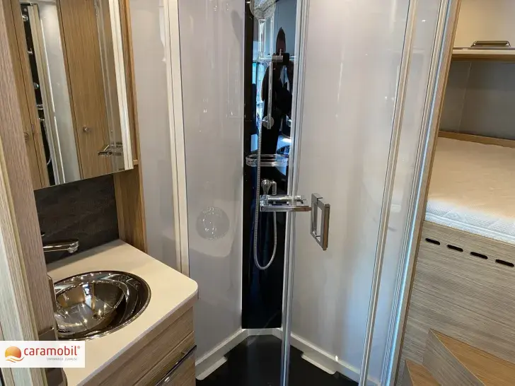 Fahrzeugbild Niesmann + Bischoff Arto 76 L (Solar Navi Markise) #14
