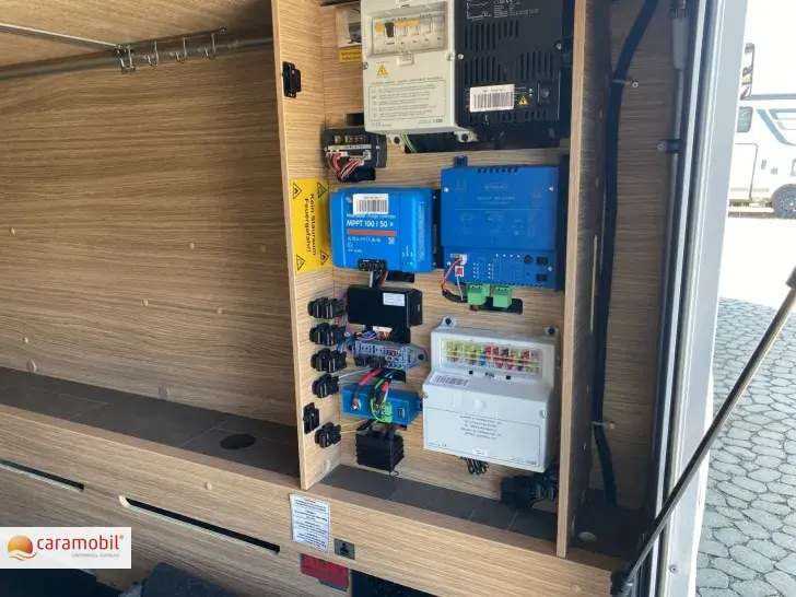 Fahrzeugbild Niesmann + Bischoff Arto 76 L (Solar Navi Markise) #17
