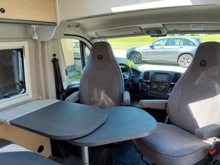 Fahrzeugbild Sunlight Cliff 600 Peugeot #6