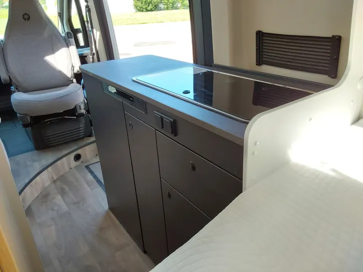 Fahrzeugbild Sunlight Cliff 600 Peugeot #9