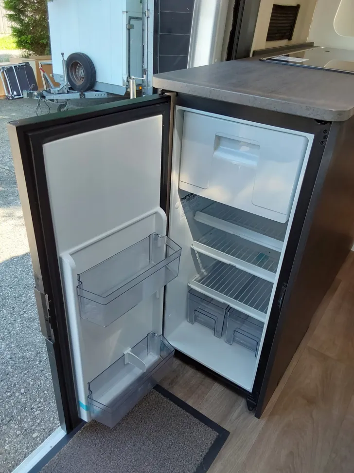 Fahrzeugbild Sunlight Cliff 600 Peugeot #10