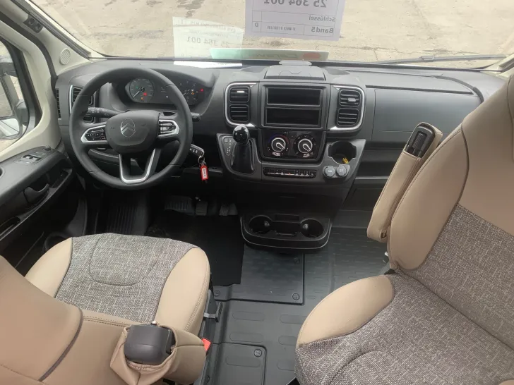Fahrzeugbild Dethleffs Globetrail 640 HR mit Hubbett Citroen 140PS Automatik* #4