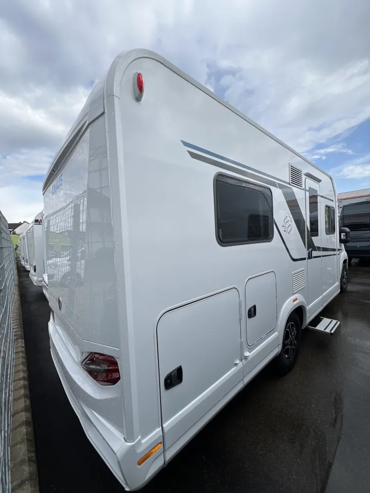 Schräg Hinten Knaus Sky TI 650 MF