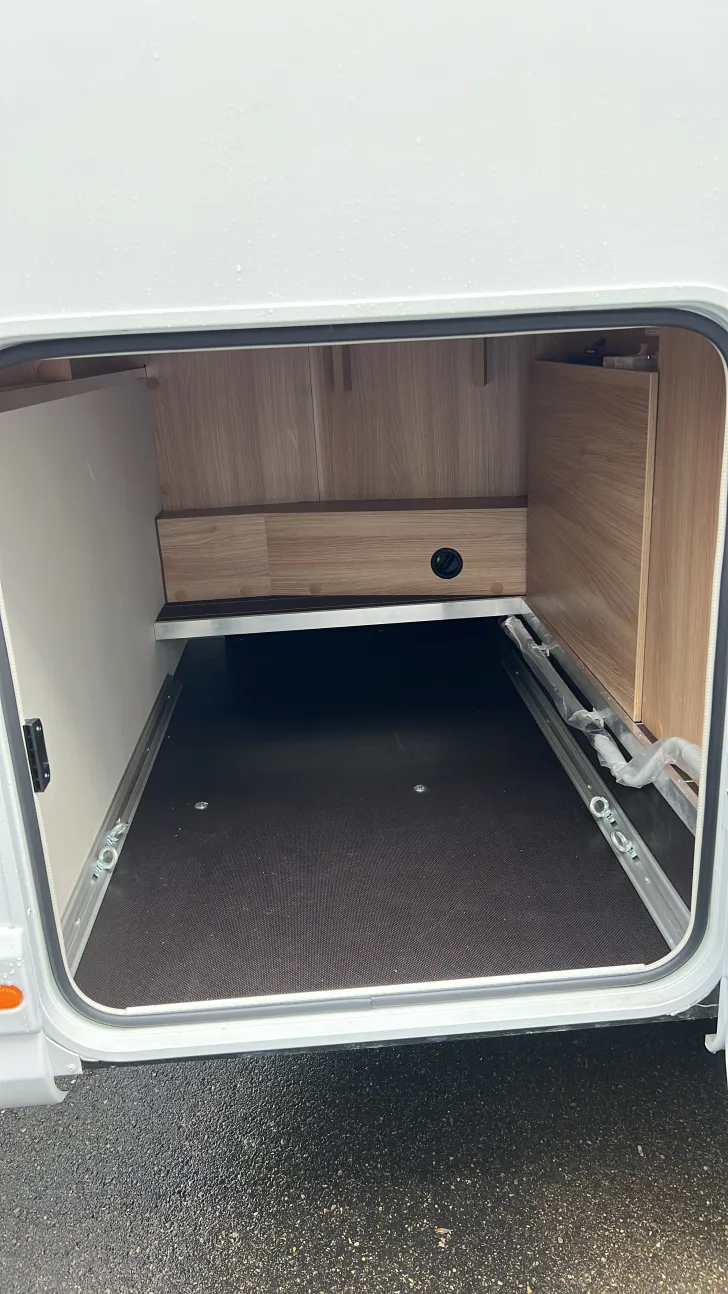 Heckgarage Knaus Sky TI 650 MF