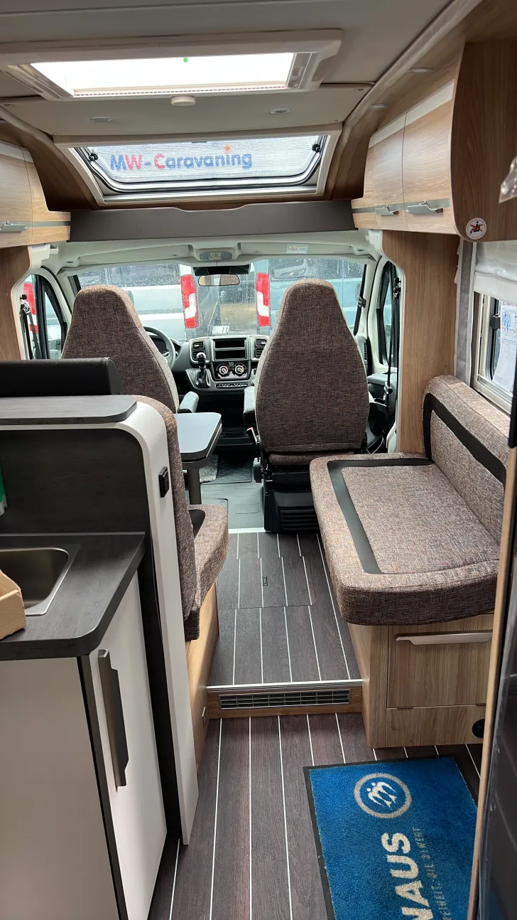 Sicht vorne-hinten Knaus Sky TI 650 MF