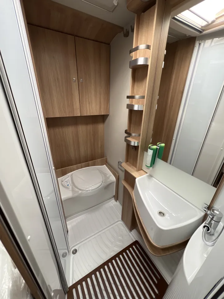 Toilette Knaus Sky TI 650 MF