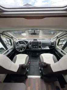 Fahrerhaus Weinsberg CaraCompact 600 MEG EDITION [PEPPER]