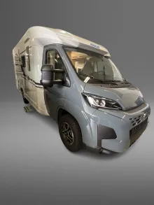 Schräg Vorne Knaus Sky TI 650 MEG