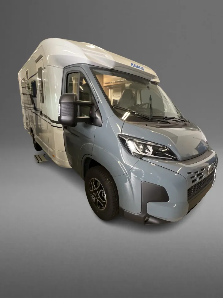 Schräg Vorne Knaus Sky TI 650 MEG