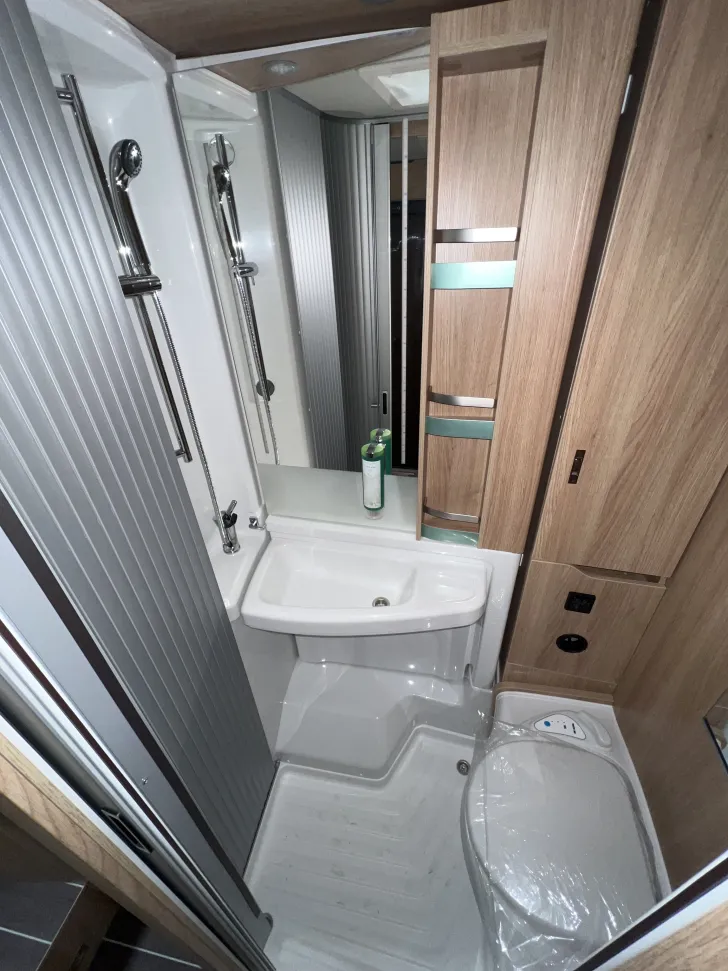 Toilette Knaus Sky TI 650 MEG
