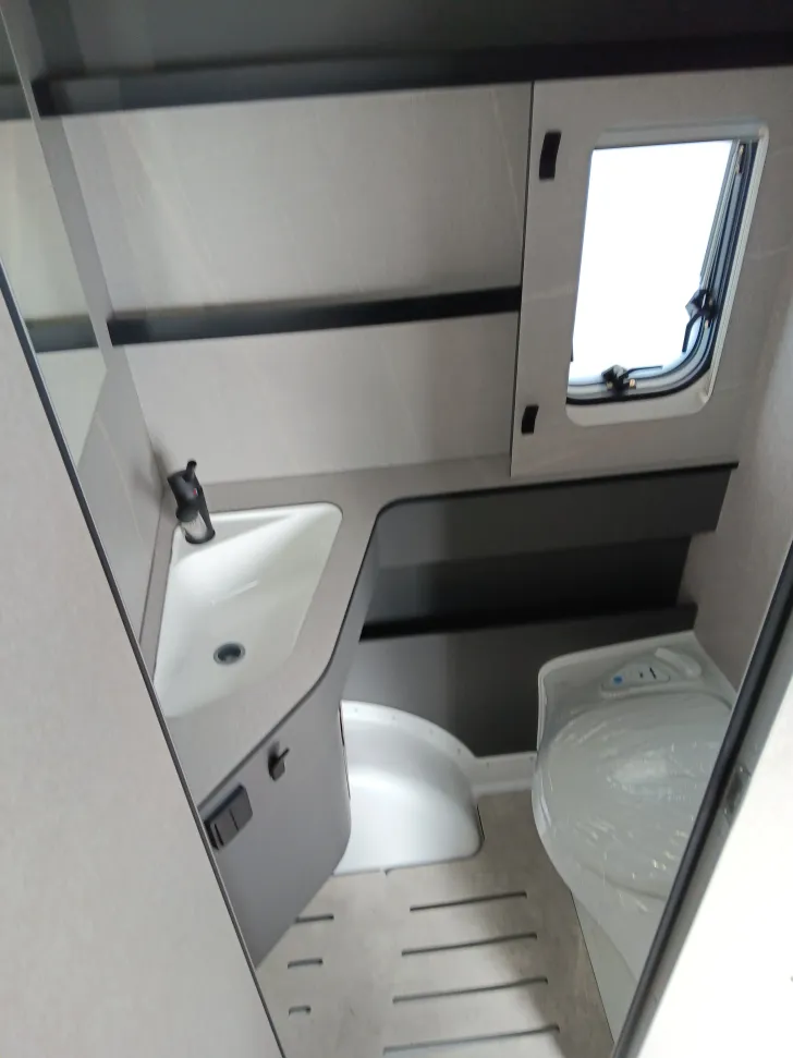 Fahrzeugbild Hymer Eriba Novaline 442 Modell 2026 #11