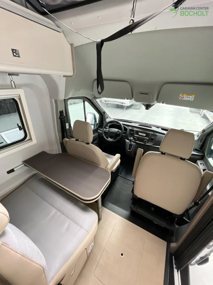 Fahrzeugbild Bürstner LINEO C 590 Aufstelldach / Automatik / 170 PS #12