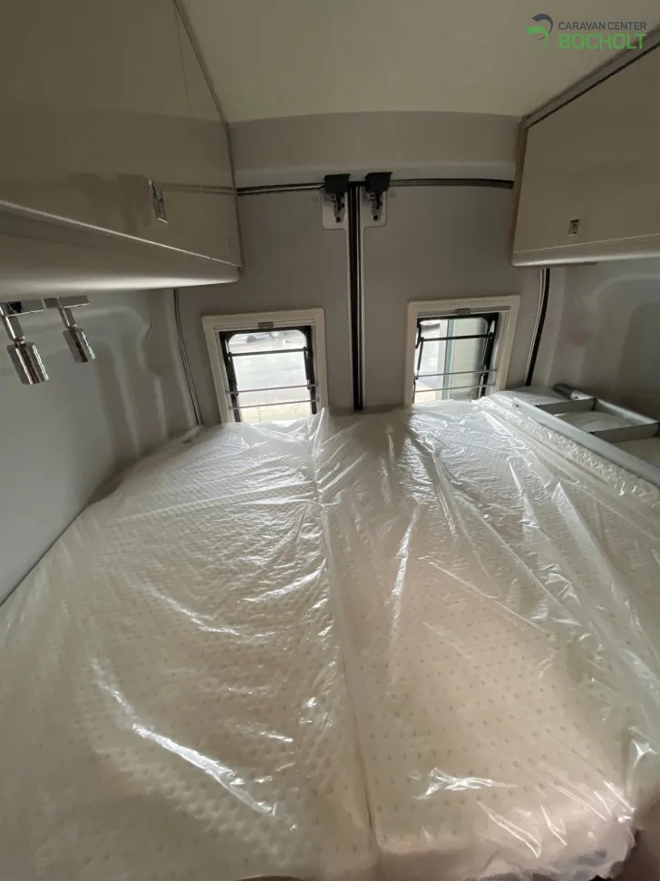 Fahrzeugbild Bürstner LINEO C 590 Aufstelldach / Automatik / 170 PS #15