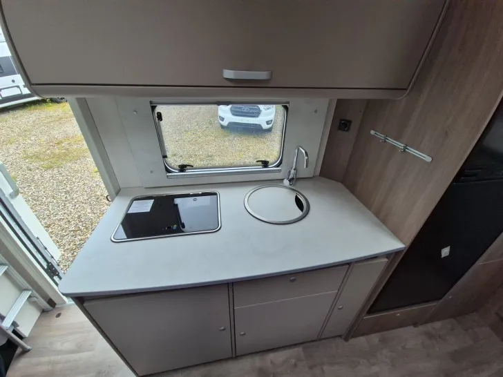 Fahrzeugbild Carado ALKOVEN A464 PRO #6