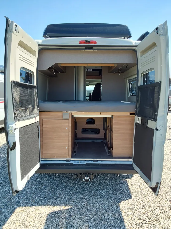 Fahrzeugbild Dethleffs Globetrail Classic 600 DR Fiat mit Aufstelldach #4