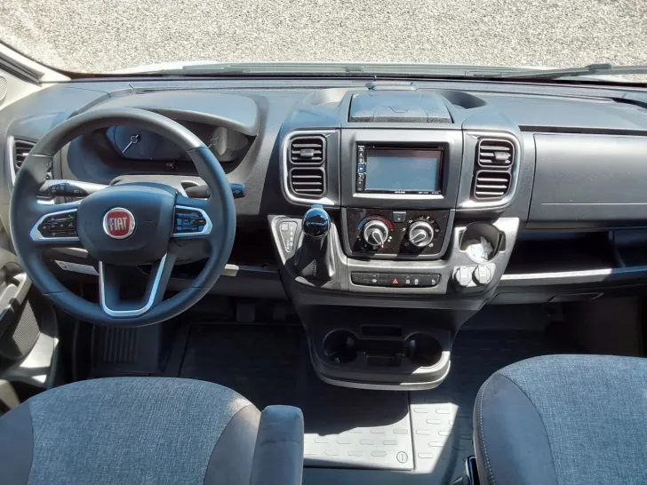 Fahrzeugbild Dethleffs Globetrail Classic 600 DR Fiat mit Aufstelldach #5