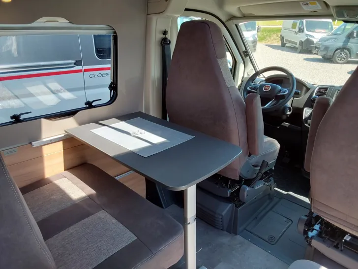 Fahrzeugbild Dethleffs Globetrail Classic 600 DR Fiat mit Aufstelldach #9