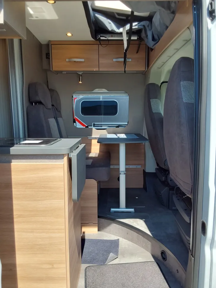 Fahrzeugbild Dethleffs Globetrail Classic 600 DR Fiat mit Aufstelldach #10