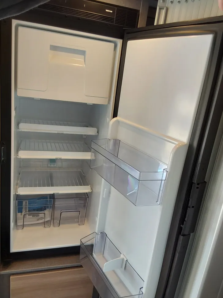 Fahrzeugbild Dethleffs Globetrail Classic 600 DR Fiat mit Aufstelldach #11