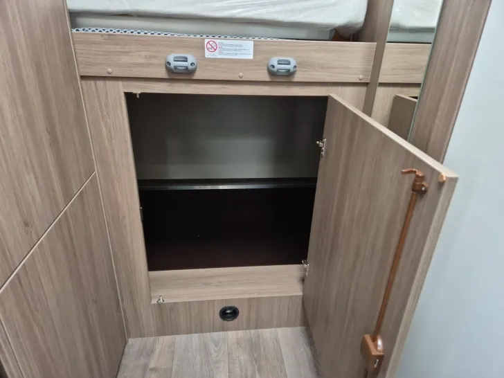 Fahrzeugbild Carado ALKOVEN A464 PRO #14