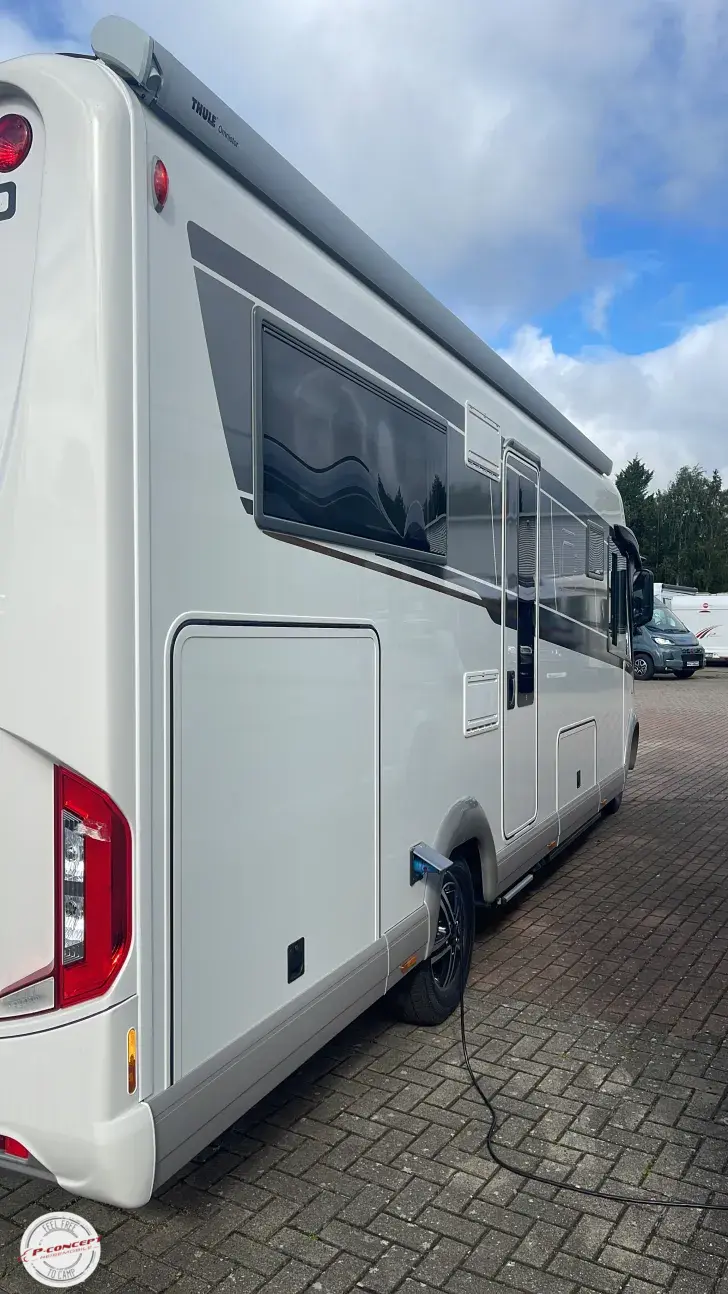 Seitlich Carthago liner-for-two I 53 *28.000€ Sommer-Bonus*