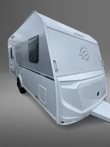 Schräg Vorne Knaus Sport 450 FU