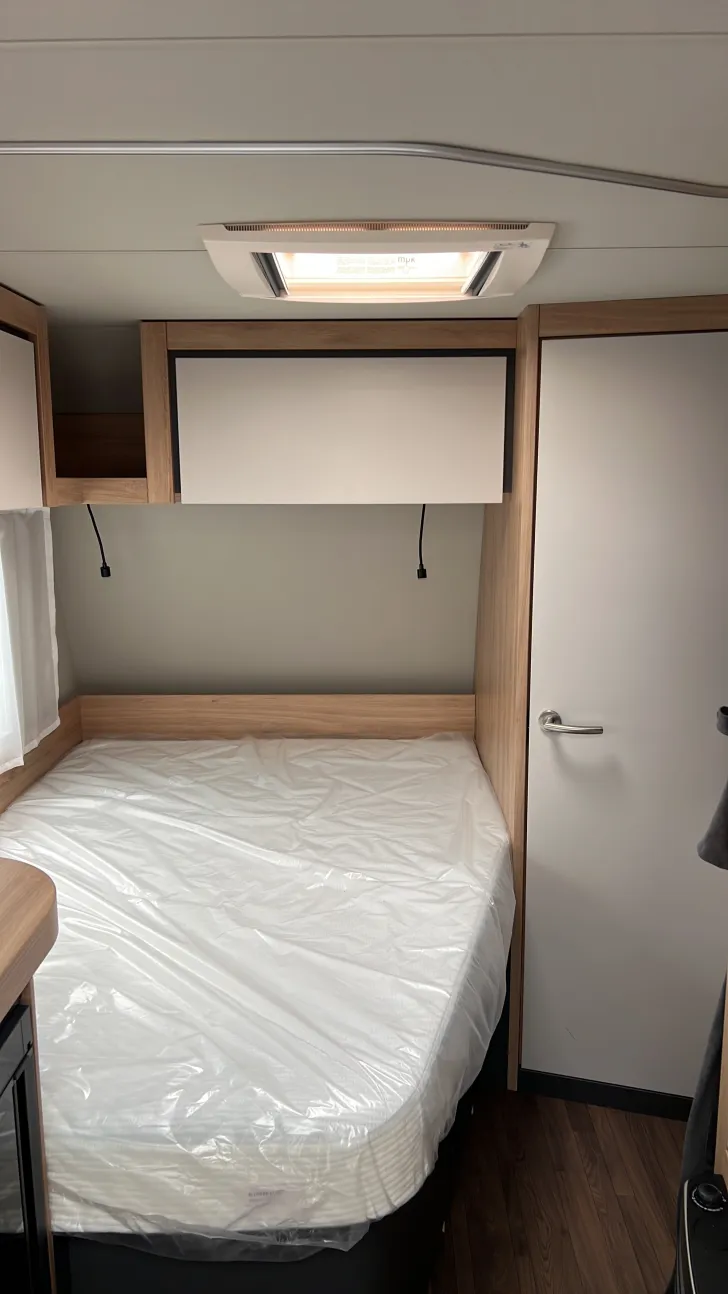 Sicht vorne-hinten Knaus Sport 450 FU