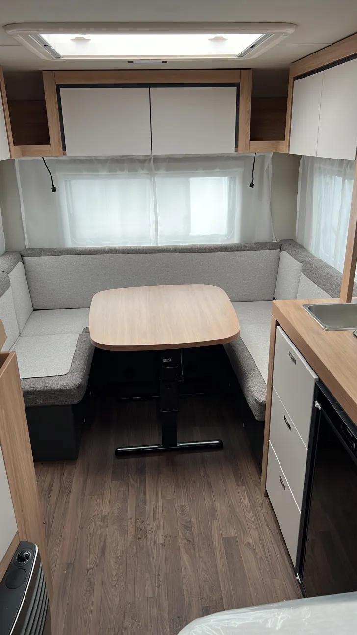 Sicht vorne-hinten Knaus Sport 450 FU