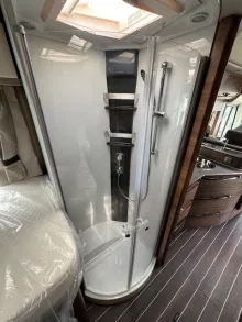 Fahrzeugbild Knaus Sun I 700 LEG Verfügbar 11/26 #12