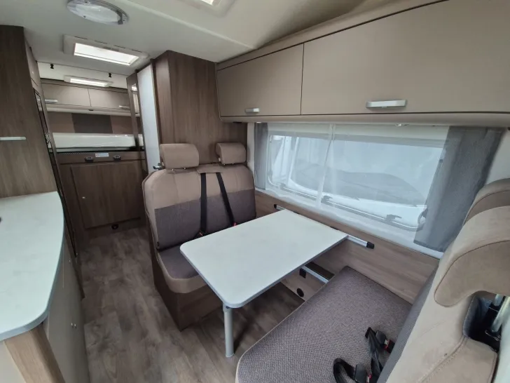 Fahrzeugbild Carado ALKOVEN A464 PRO #5