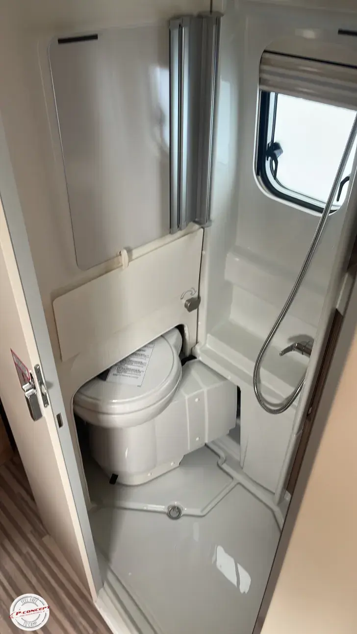 Toilette Malibu comfort 640 LE charming GT skyview Borbet 18" Loder AT