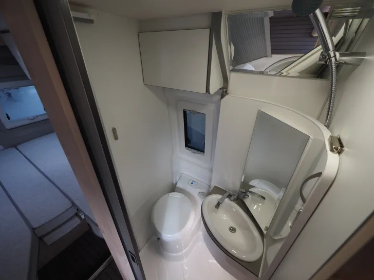 Fahrzeugbild Clever Runner, Schwenkbad, Dieselheizung, uvm. ! #9