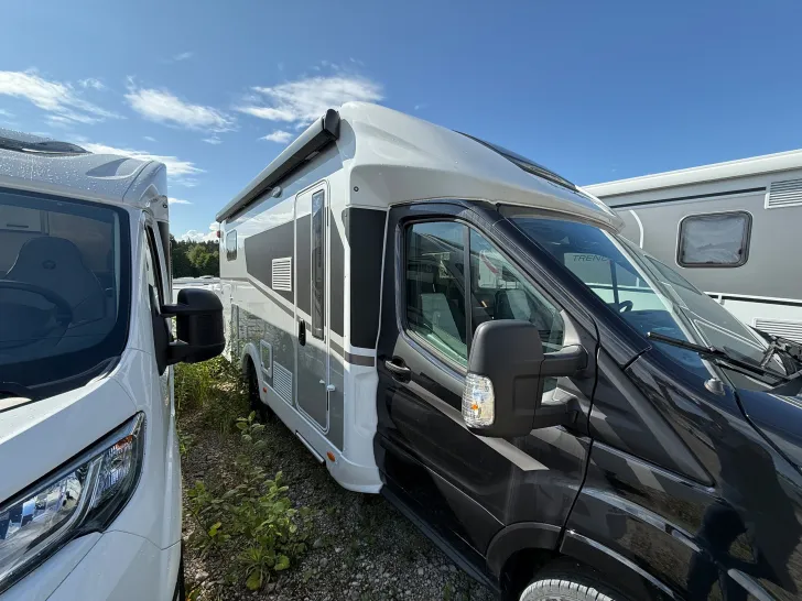 Fahrzeugbild Sunlight FORD ADVENTURE ED. T670S #5