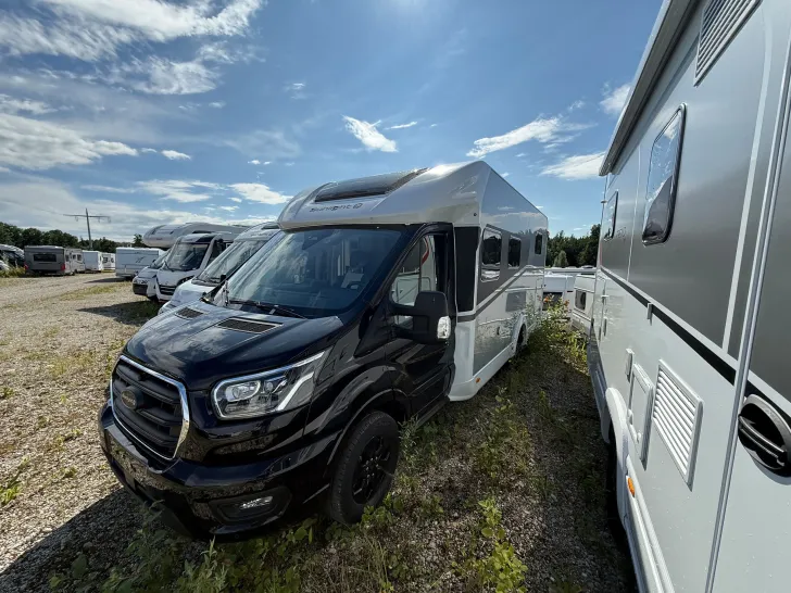 Fahrzeugbild Sunlight FORD ADVENTURE ED. T670S #6