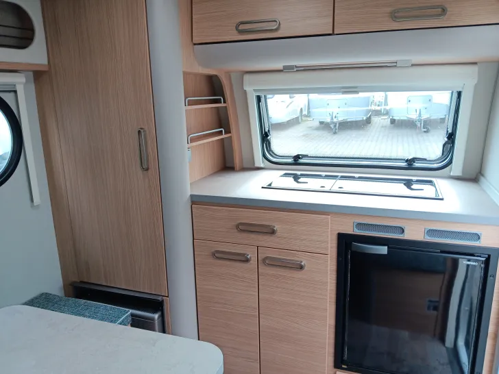 Fahrzeugbild T@B BASIC 320 #9