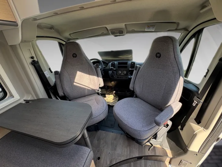 Fahrzeugbild Sunlight Adventure Cliff 602 Winteraktion #11